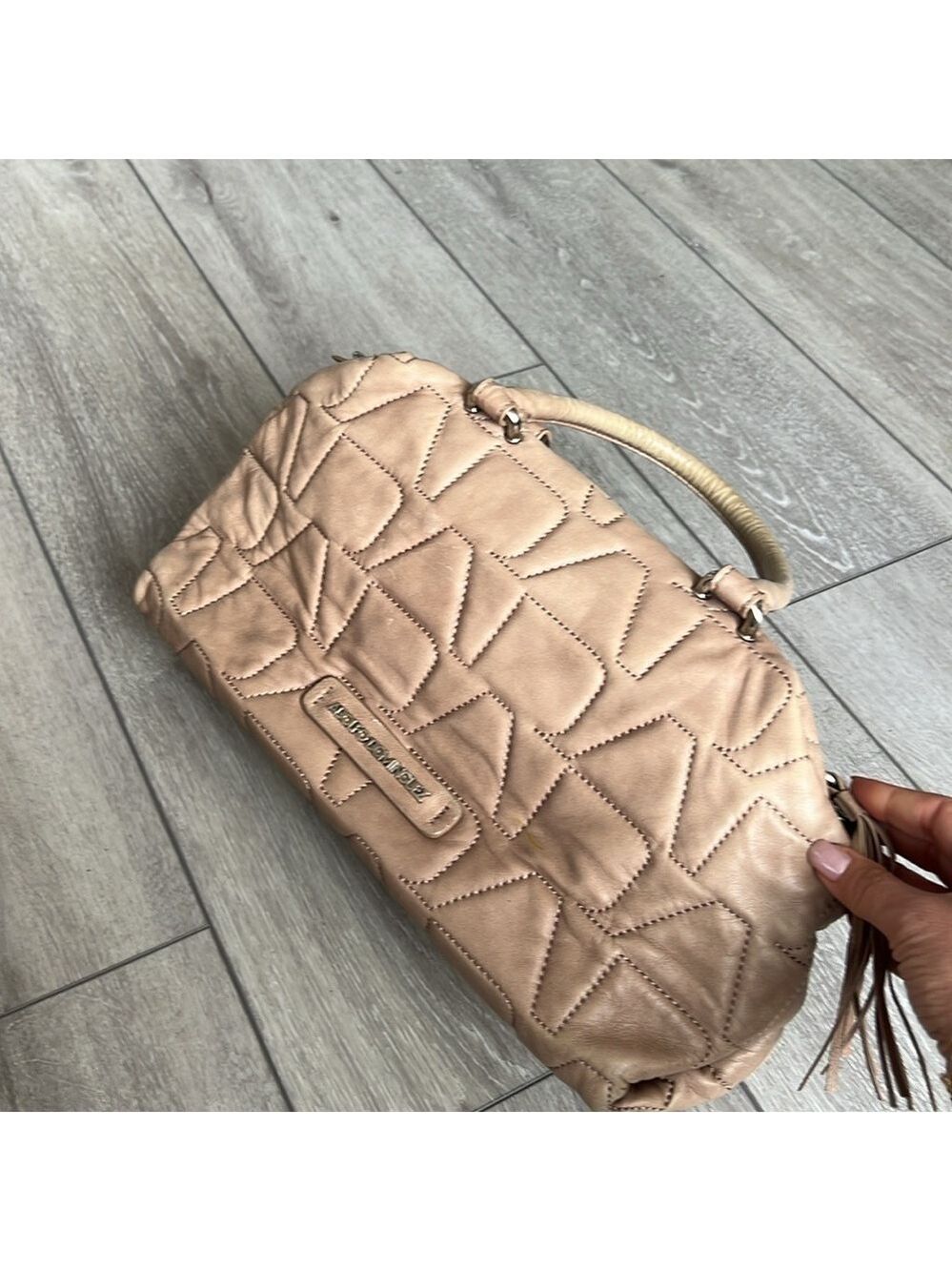 Adolfo Domingo neutral tan leather Quilted tassel barrel shoulder bag - Picture 4 of 14